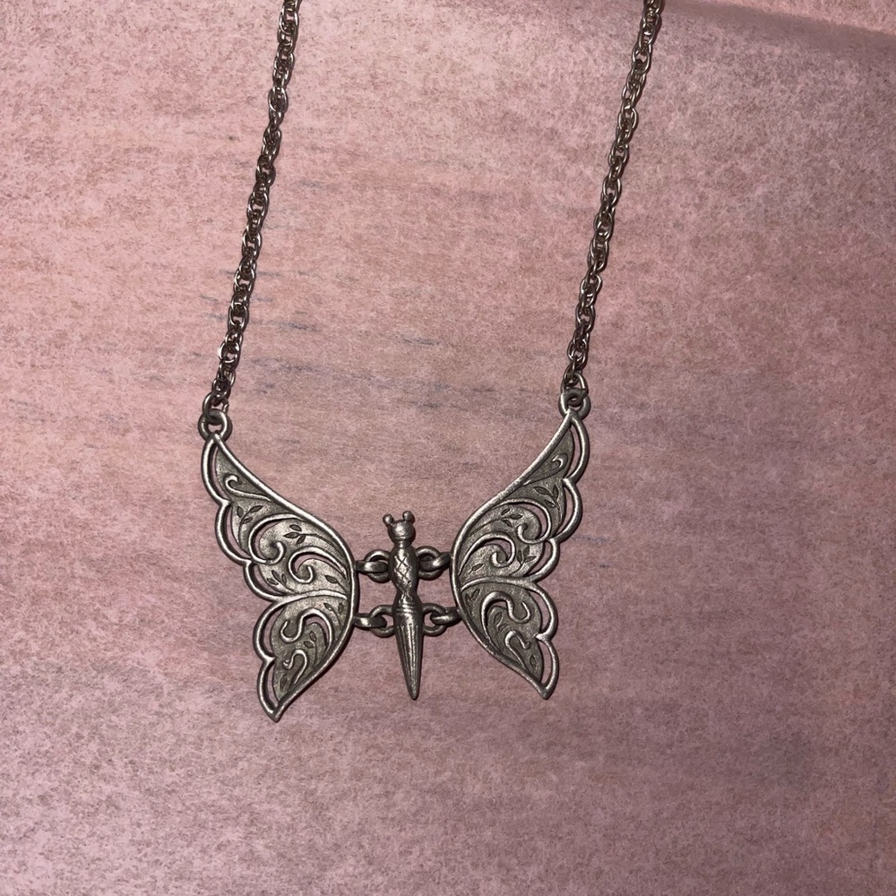 BUTTERFLY NECKLACE